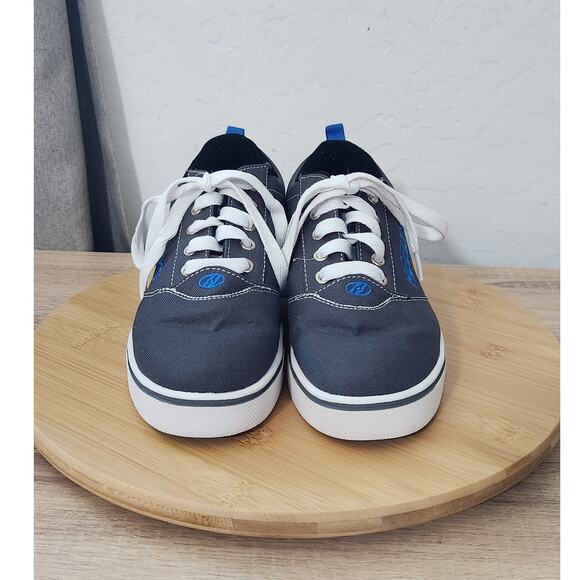 Heelys Wheeled Skate Shoes Kids Size 5 Youth Grey Blue White Boys Girls Sneakers - Picture 2 of 7